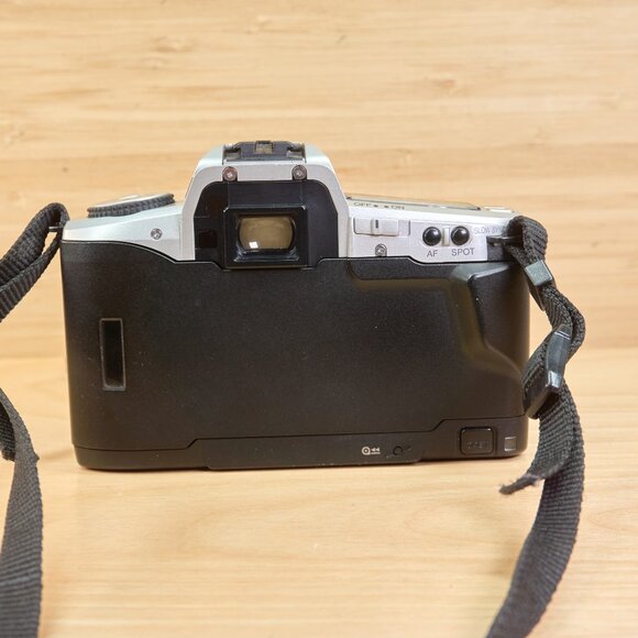 Minolta Maxxum 5 / 35mm SLR Film Camera / Minolta AF 28-80mm f3.5-5.6 D Lens - Picture 7 of 10